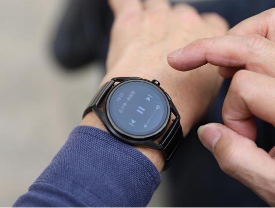 阿玛尼男士手表上手体验,阿玛尼四代