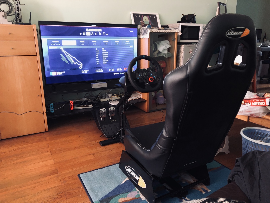 告诉孩子不要放弃自己的机会,每个小男孩都有赛车梦