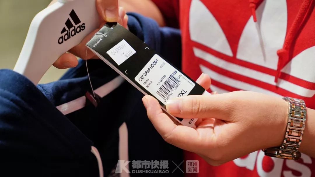 身上穿了假的耐克,阿迪耐克真假穿着体验