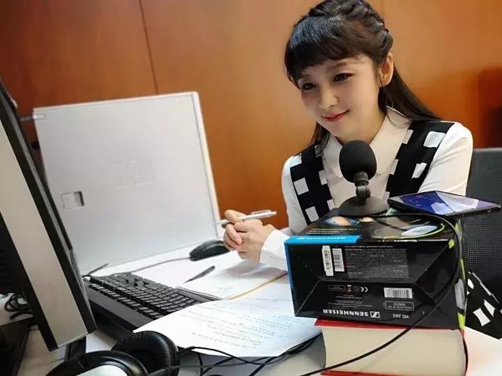 科学家奶爸手绘讲解流浪地球,流浪地球地下人类活动手绘