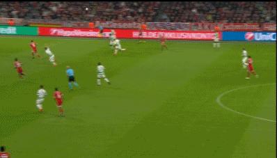 近10年世界足坛前5位中锋,第1实至名归,第5位是C罗最好的搭档