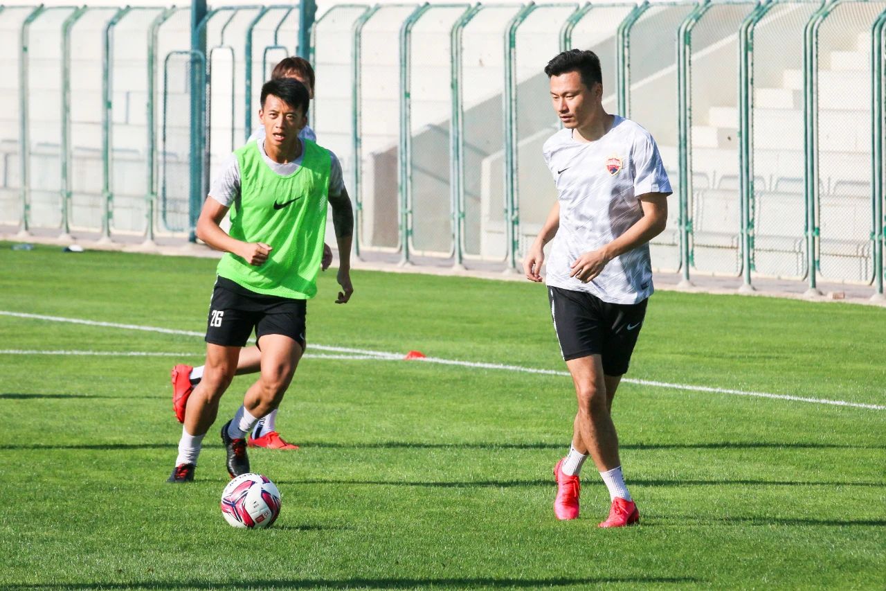 多纳多尼：郜林、王永珀是中国足球史上重要球员希望他们成为榜样