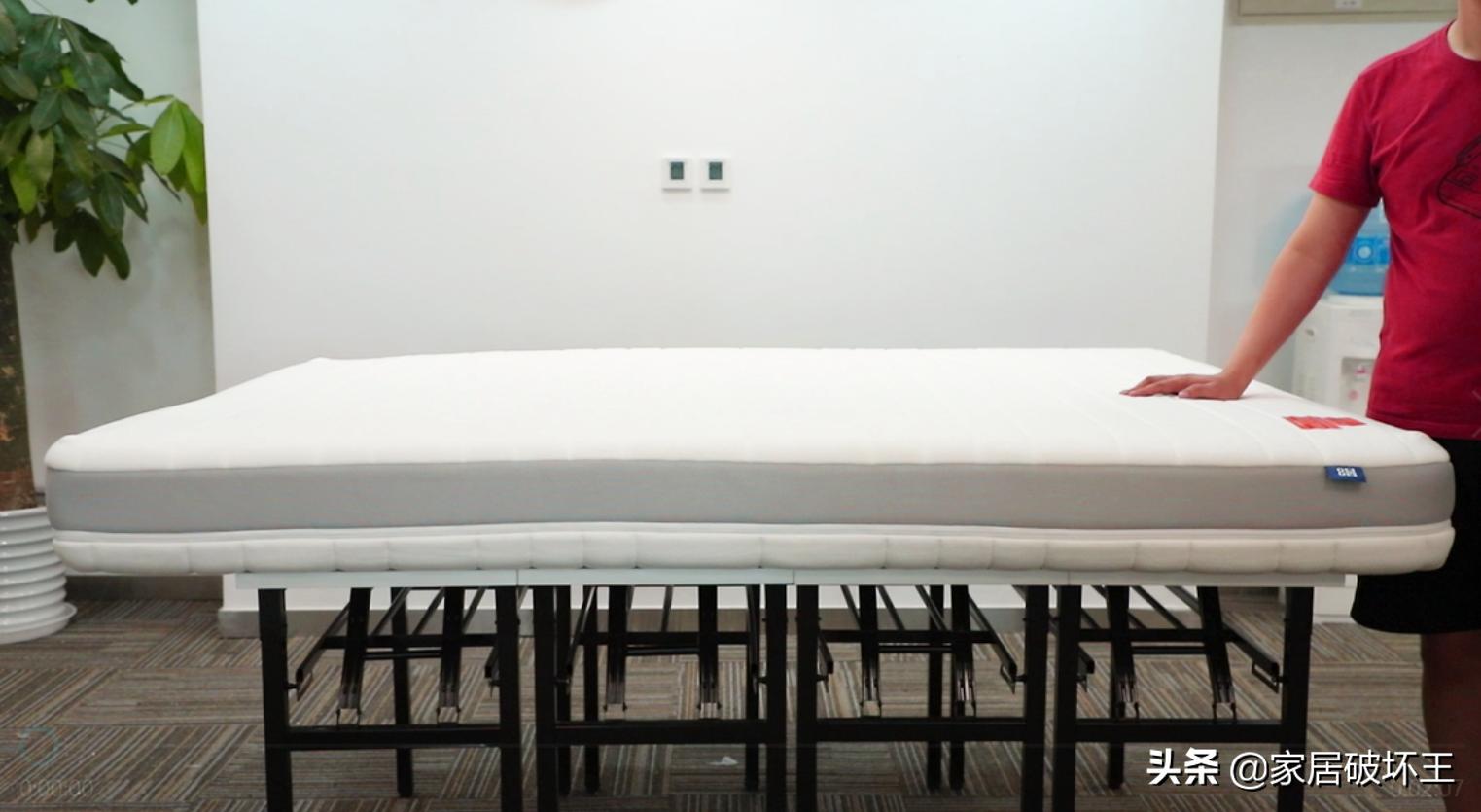 吓人！小哥拆了一款千元的小米床垫，发现内部一个不为人知的秘密