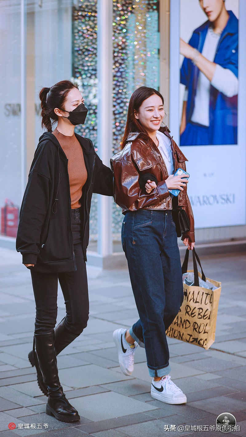 街拍：让自己变得更加的时髦，你可以提升自己的魅力指数