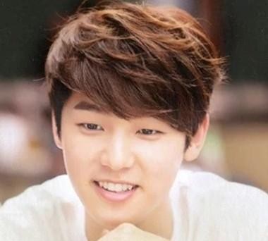 男士一边倒发型适合什么脸型,男士什么脸型适合什么发型