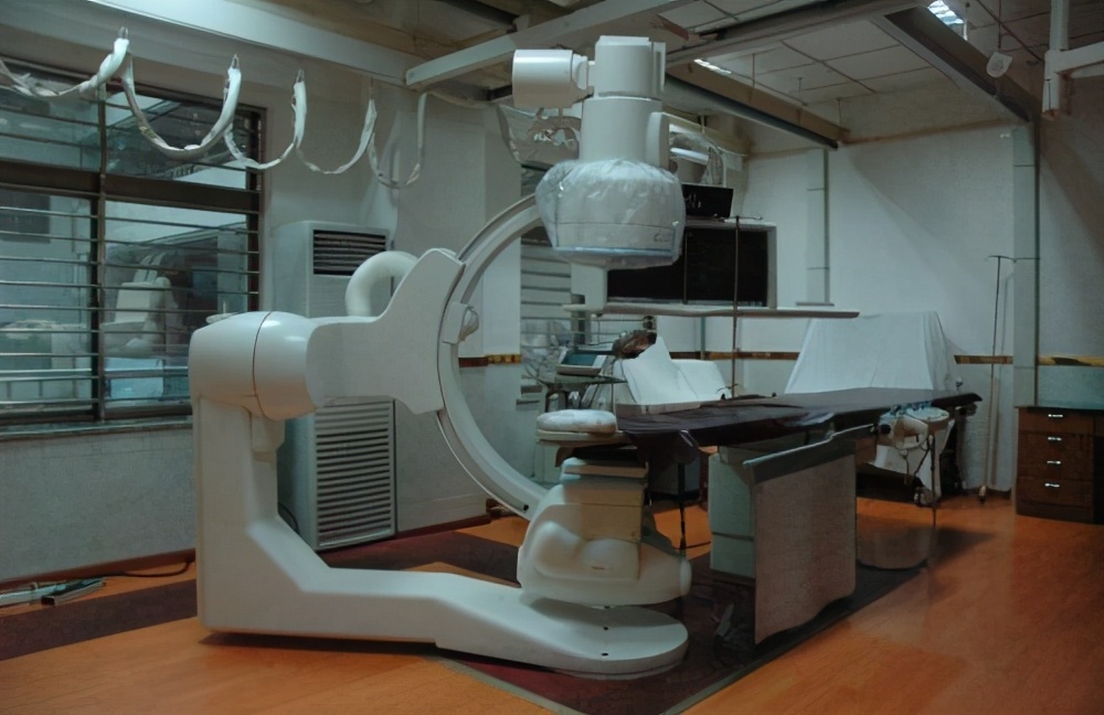 光荣绽放红旗颂,光荣绽放正能量