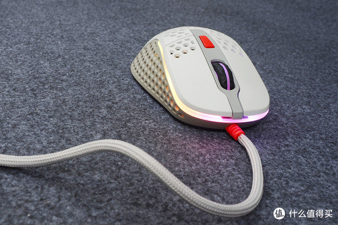 xtrfym4和xtrfym42区别,xtrfym4鼠标适合多大的手