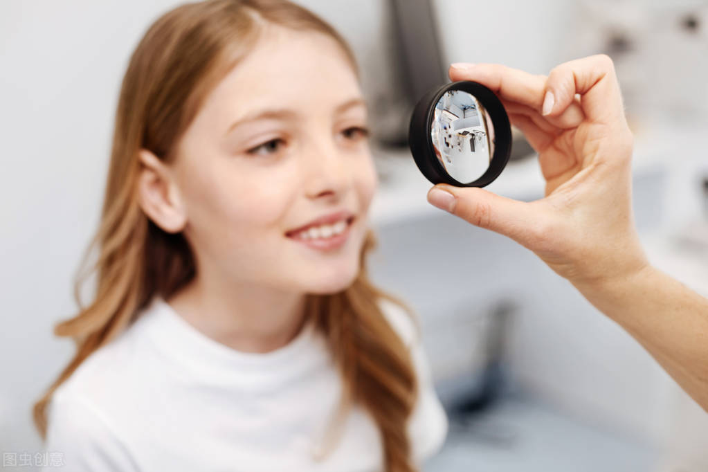 大家给孩子配哪种角膜塑形镜,10岁500度近视戴角膜塑形镜管用吗