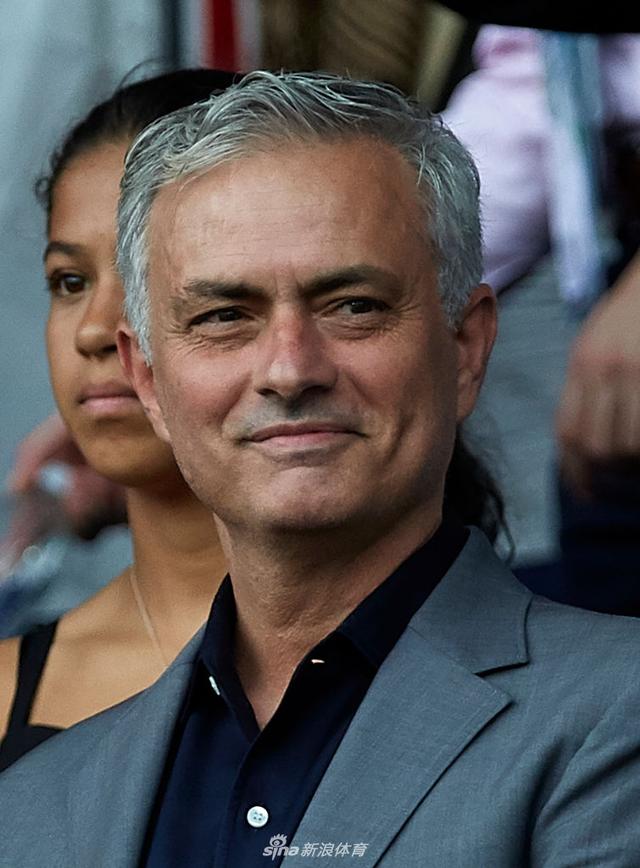 狂人归来萧辰 (狂人归来免费下载)