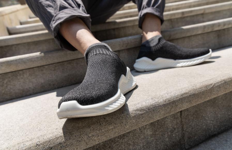 斯凯奇低帮跑步鞋女款测评,休闲运动鞋真皮好评