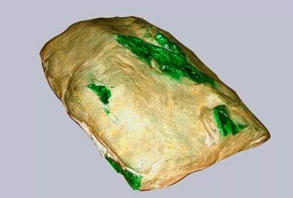 这些石头价值不菲，随便捡到一块妥妥的人生赢家