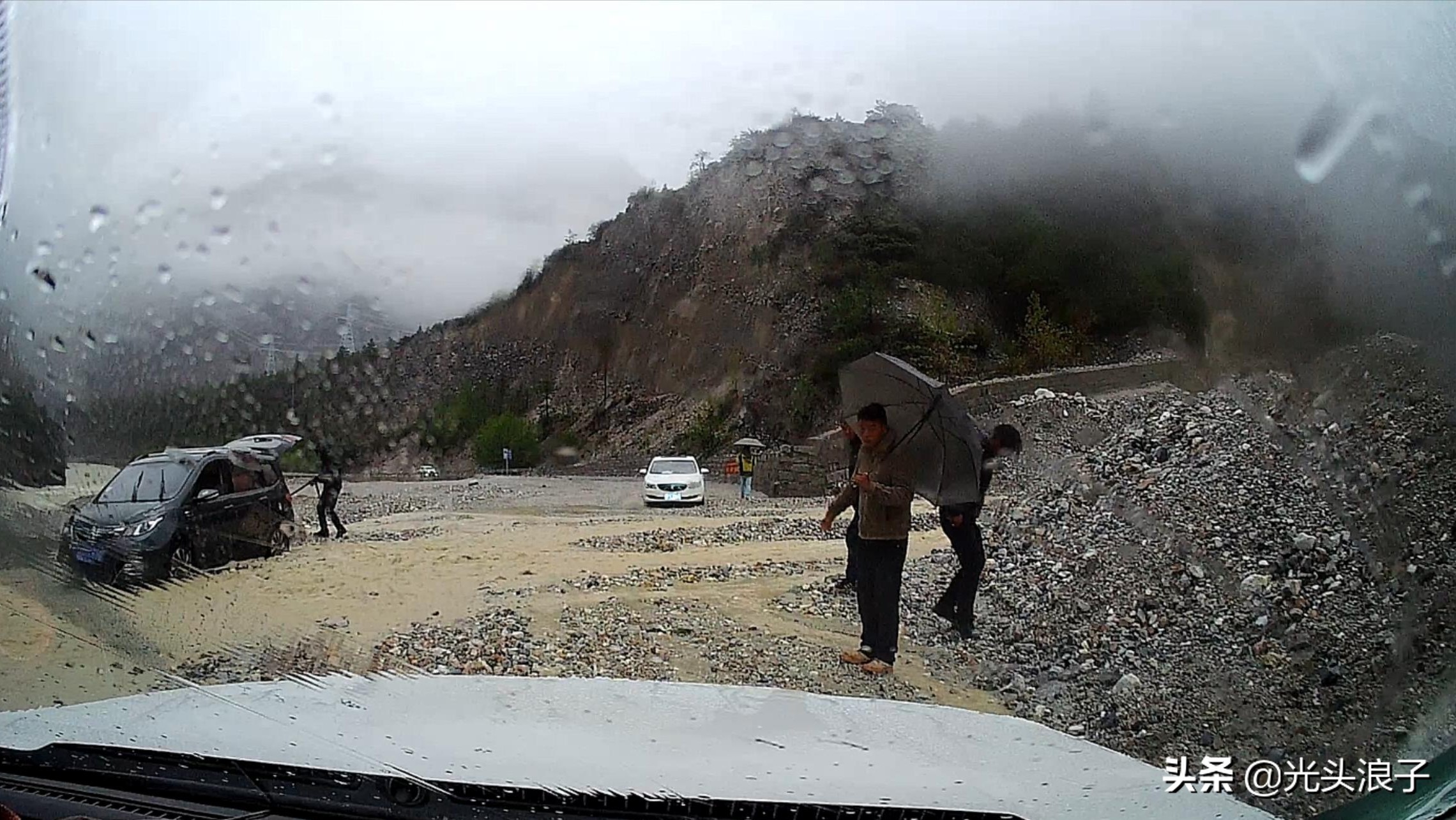 川藏318最危险的路段,川藏线318最容易落石的时间段
