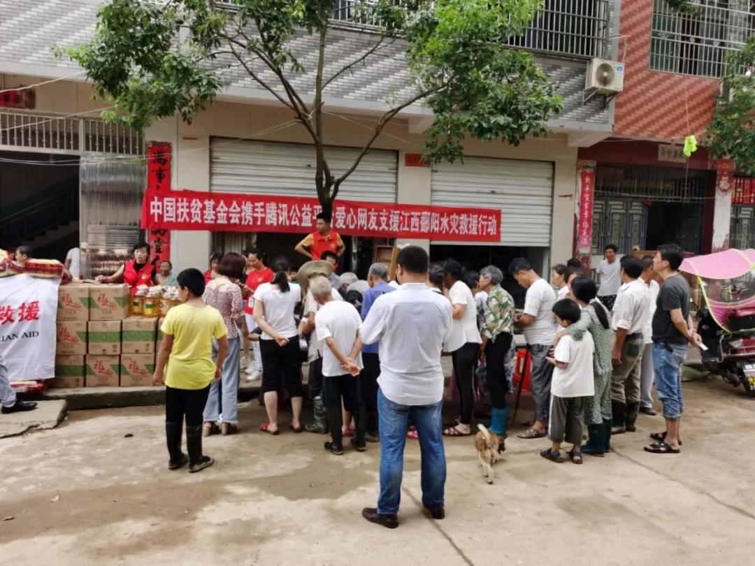 无惧风雪严寒坚守战役一线,不惧风雨救援