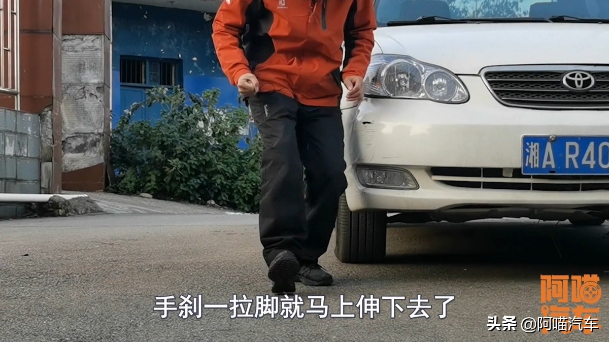 电子手刹和机械手刹哪个更可靠,机械手刹和电子手刹哪个更好用