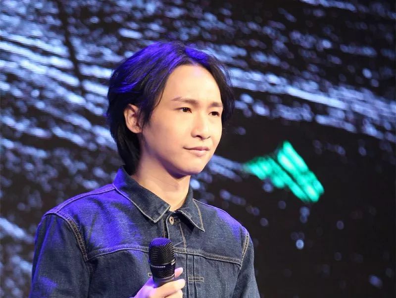 一个沉寂了十一年的歌手，我希望他火