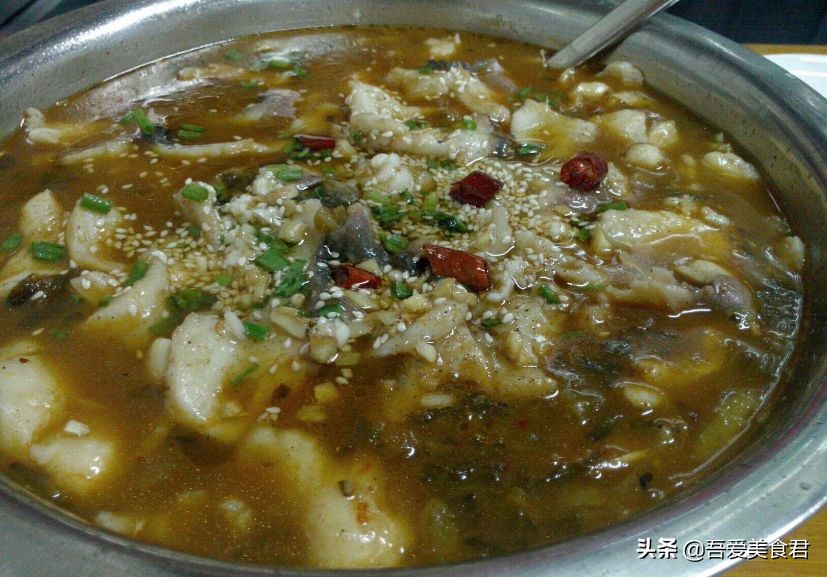 受欢迎的特色鱼火锅怎么做,自家制作鱼火锅的简易方法