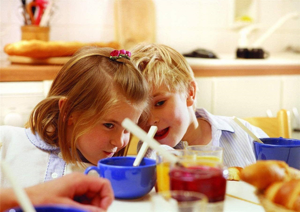 孩子东张西望不专注怎么办,孩子东张西望注意力不集中怎么办