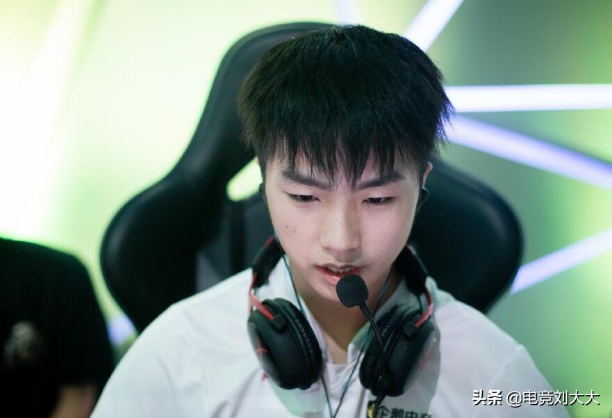 绝地求生三大幻神凉了俩,4am战队的龙太子瑟瑟发抖