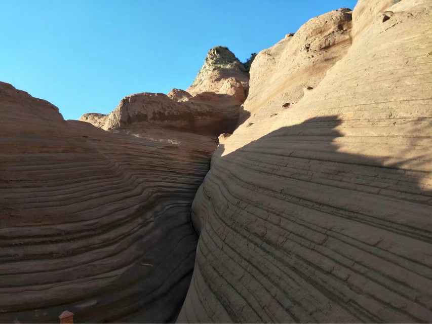 如果你认同“一家不信二主”，就失去了教人向善学好的意义