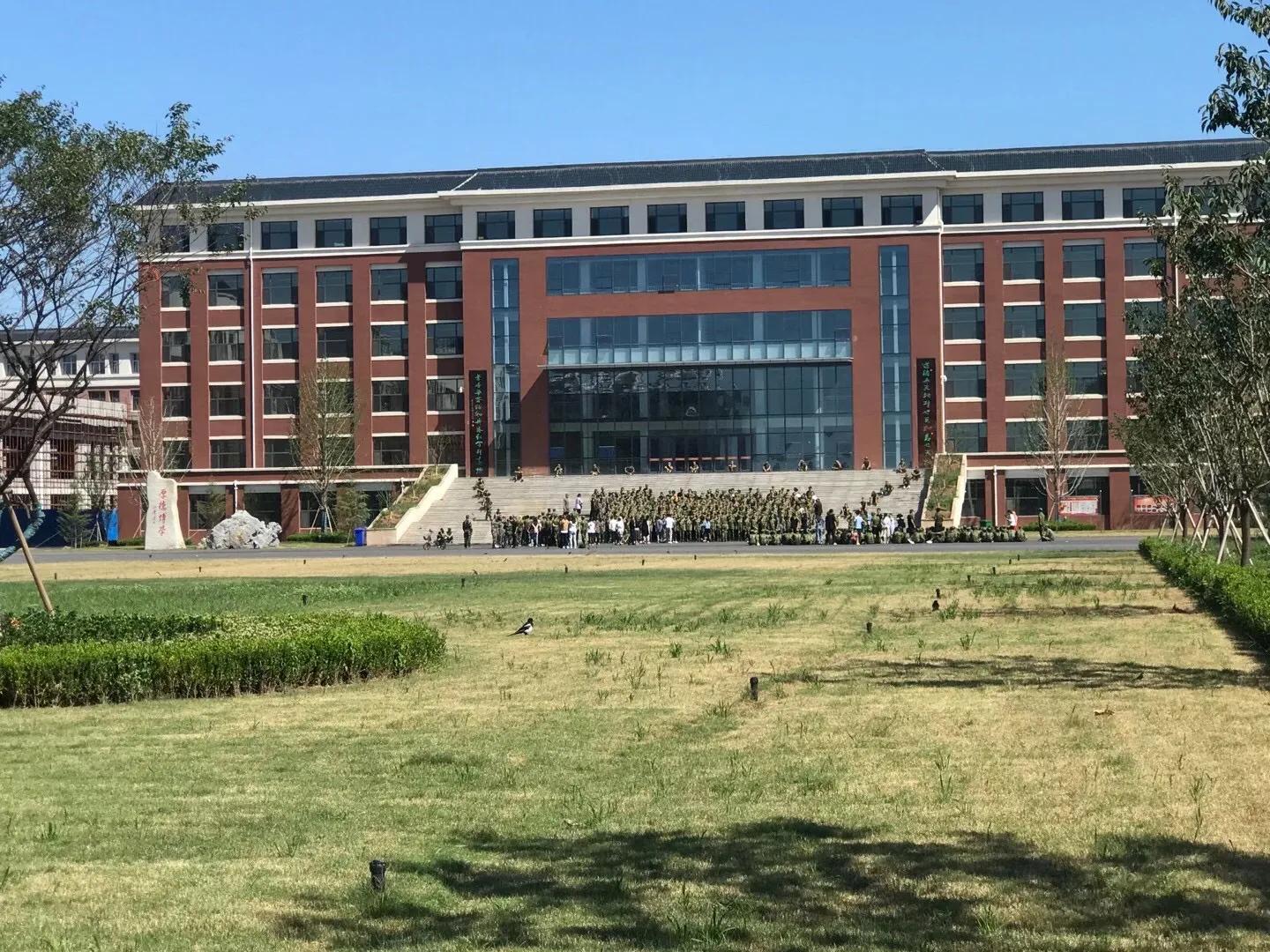 去衡水初中上学需要什么条件,非京籍去衡水高中怎么报名