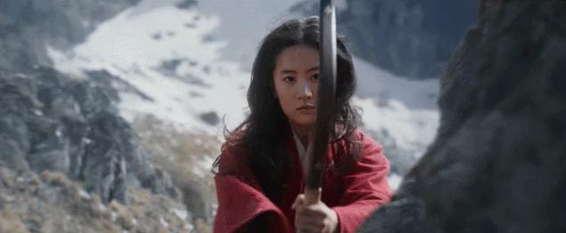 刘亦菲尚美头冠,刘亦菲黑色礼服戴皇冠迪奥