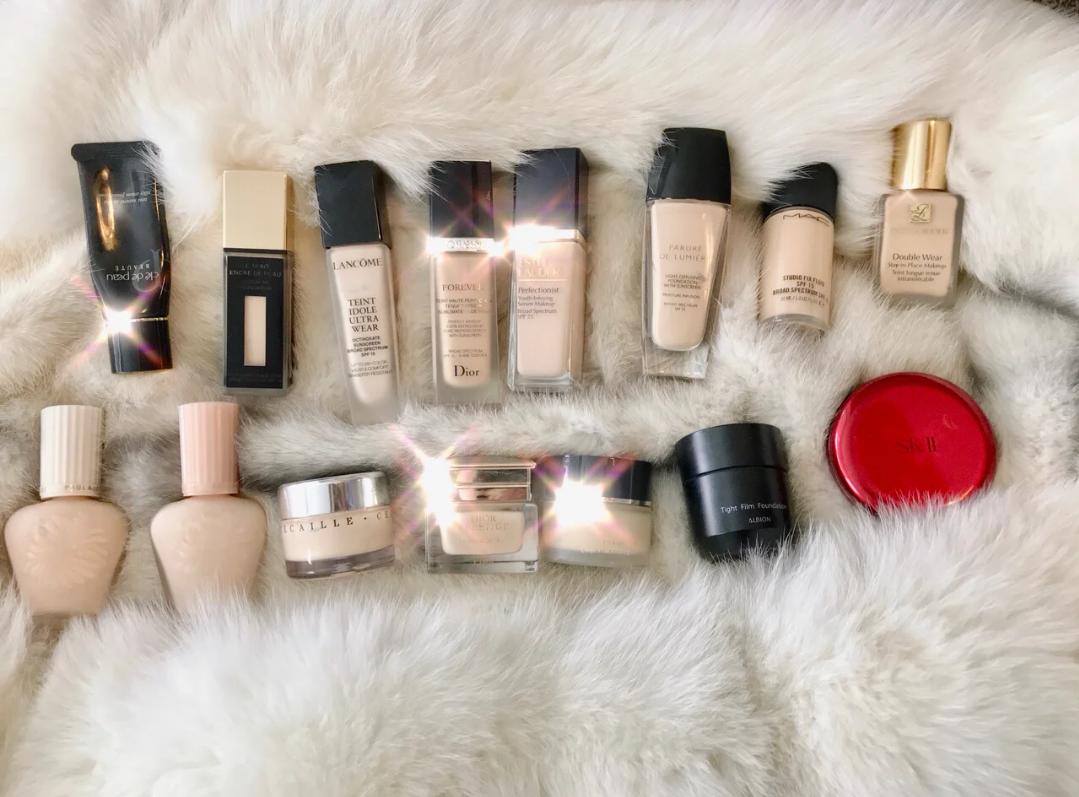 给大家推荐两款非常好用的粉底液,给大家推荐一款非常好用的粉底液