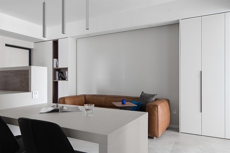 不走寻常路不坐寻常凳,客厅摆放餐桌椅效果图南北通透