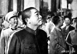 从没握过枪杆子，被彭德怀称作“老哥”的他，如何赢得群众的心