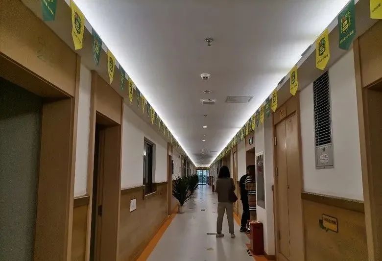 重庆环境最好的学校,重庆哪所学校宿舍和伙食最好