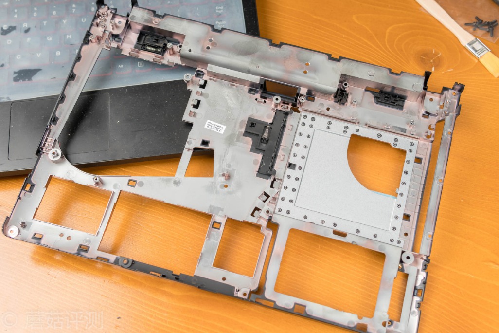 联想y400转轴坏了修理,转轴坏了换a壳手工费多少