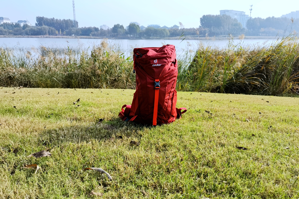 踏秋而行,踏秋而行原唱完整版