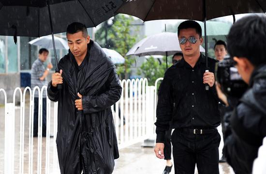 名嘴猝死妻子拒绝验尸,央视名嘴神秘猝死