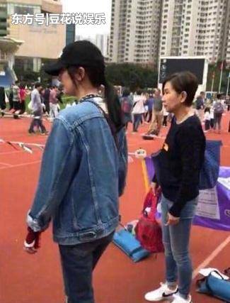 孙俪陪女儿臭美陪儿子踢足球，明星参加亲子活动都做什么？