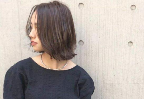 圆脸的女生适合什么短发发型,适合特别大圆脸女生的短发发型