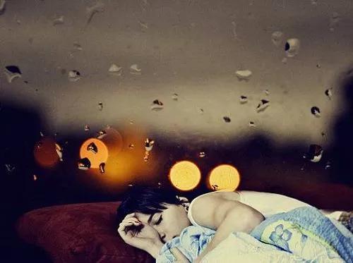 艾灸和拔罐哪个祛湿气效果好一些,三伏祛湿最有效的方法艾灸