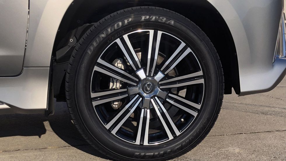 lx570雷克萨斯2021价格,2022款雷克萨斯lx570越野视频