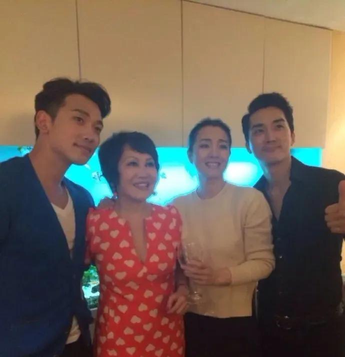 羽西年轻时的照片,十年前羽西