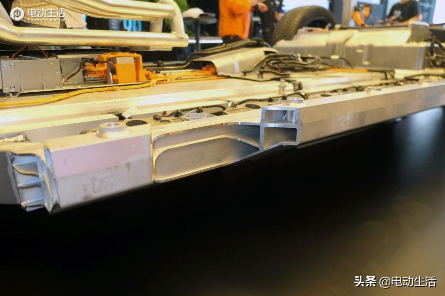 奔驰eqe科技,奔驰科技最新