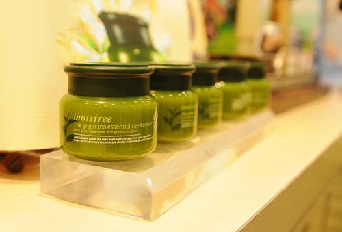 韩国和日本的护肤品哪个好,日本护肤品韩国护肤品