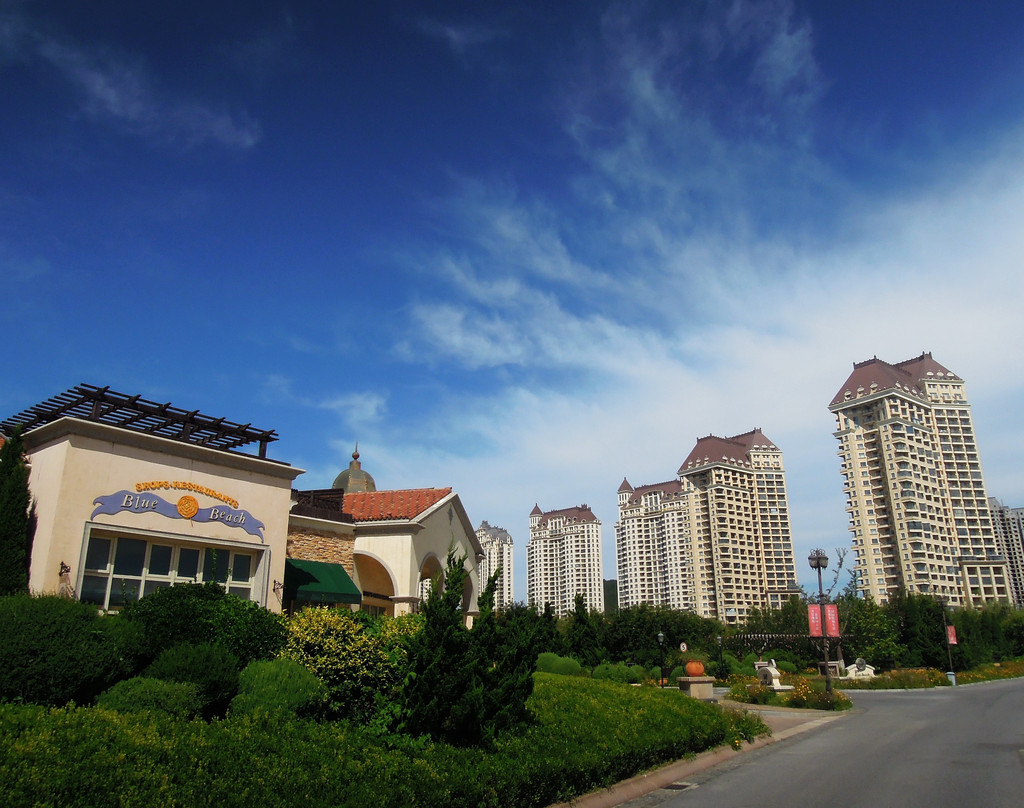 这座海滨小城的特点是什么,适合养老的海滨小镇