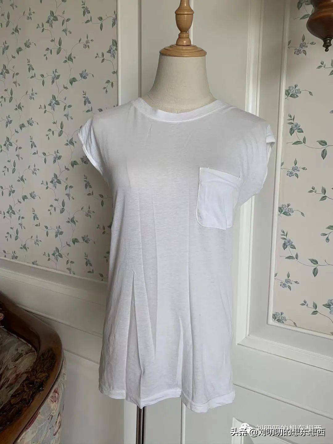 清新干净上装短款彩色,粉蓝复古穿搭