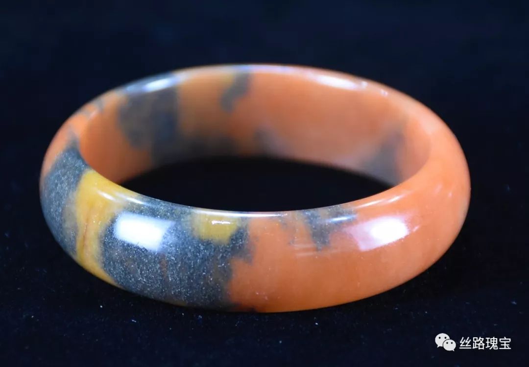 100万元金丝玉手镯最高价格及图片,2018金丝玉手镯真实价格