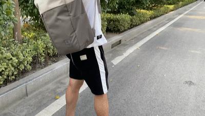 既好看又能装的包包,又好看又能装带夹层的包包推荐