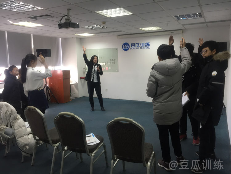 怎么提高自己的口才与社交能力,交际口才怎么练好