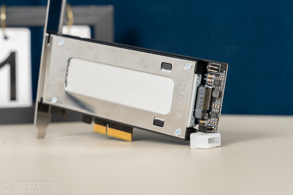 极速插拔，解锁更多使用姿势、ICYDock硬盘抽取盒PCI转M2评测