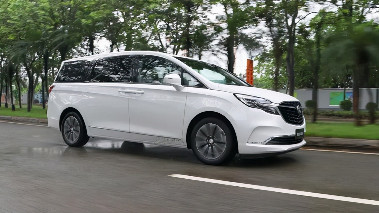 试驾gl8别克3.0,试驾别克gl8新款视频