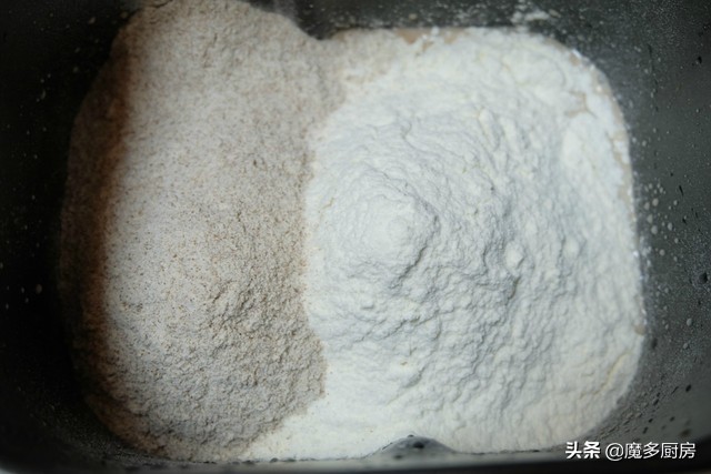 面包机别闲置，一键做出无油低糖健康大面包，坐享其成还被全家夸