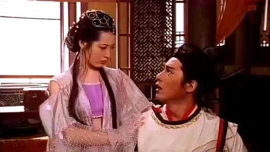 《*瓶金**梅》中放荡狠毒的潘金莲，其实是个缺钱又缺爱的女人