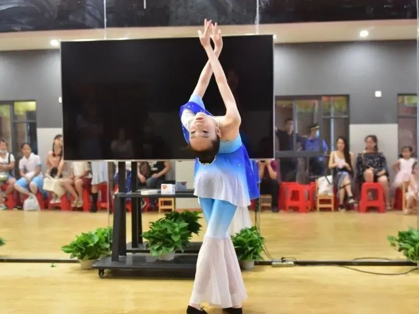 黄石市教育培训,黄石崇艺荟幼儿园