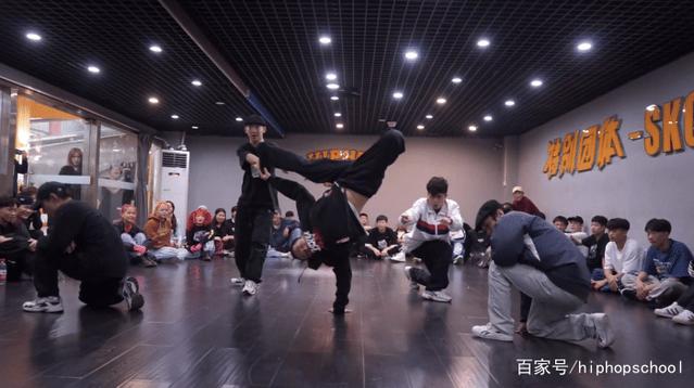 跳街舞是当做专业来学，还是走业余路线